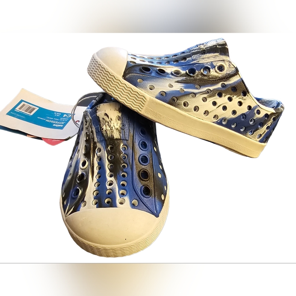 Native Jefferson Water Shoes Marbled UV Blue/Shell White Unisex Kid's Size 4 NEW